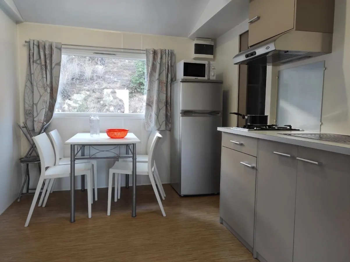 Camping Roca Grossa Calella 2*,