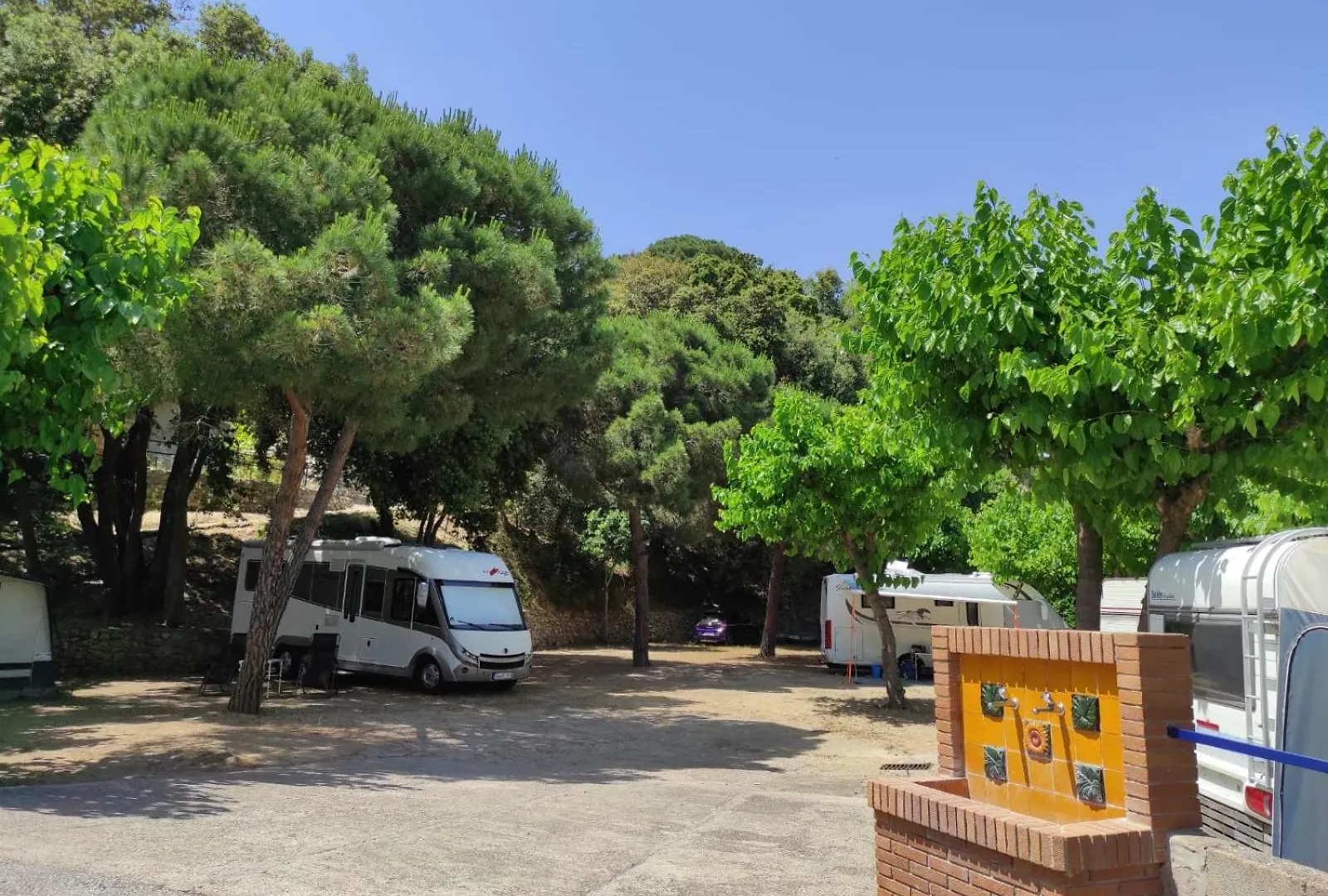 Camping Roca Grossa Calella 2*,