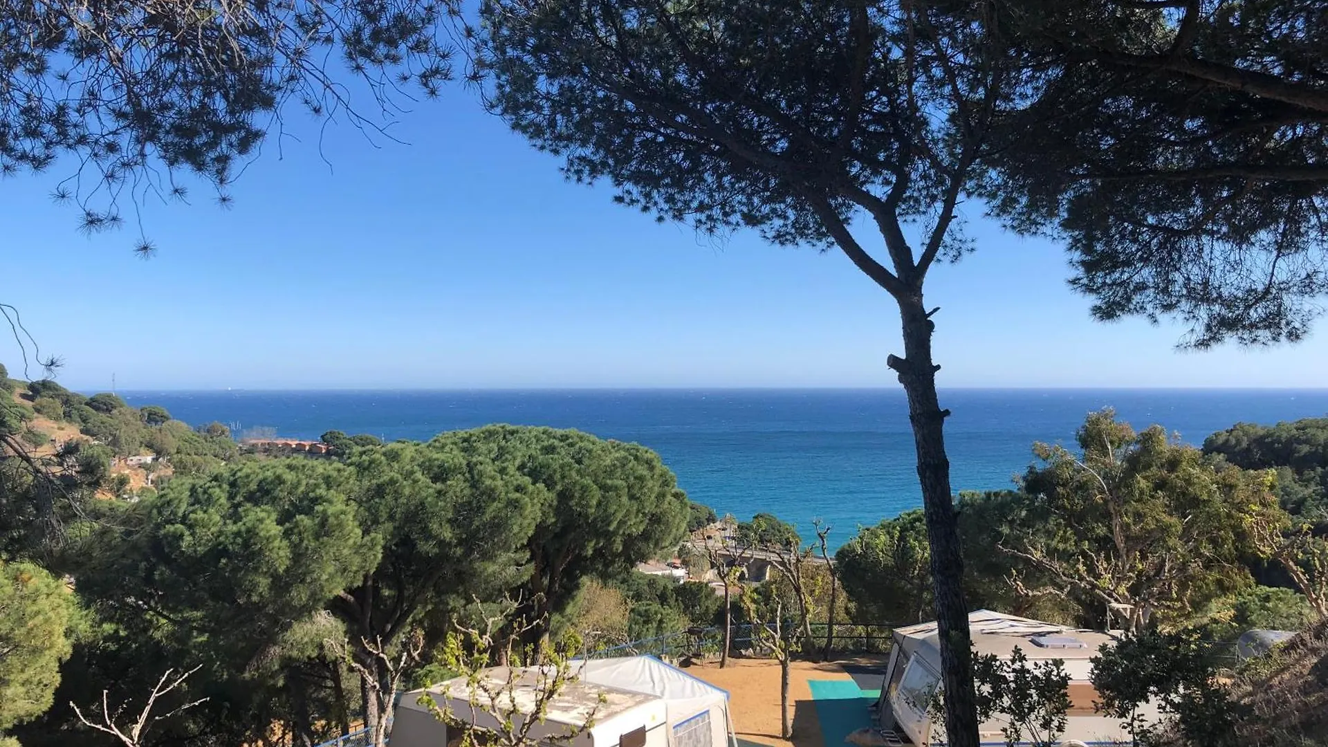 Camping Roca Grossa Calella Campsite