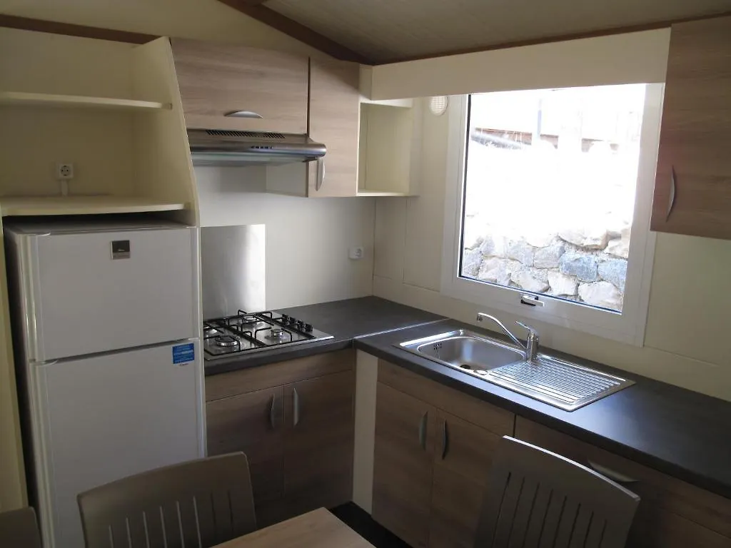 Camping Roca Grossa Calella Campsite