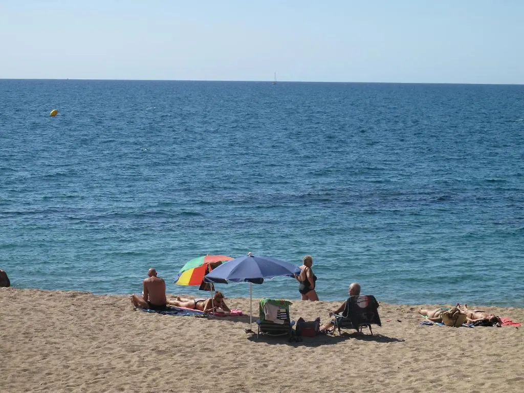 Camping Roca Grossa Calella 2*,